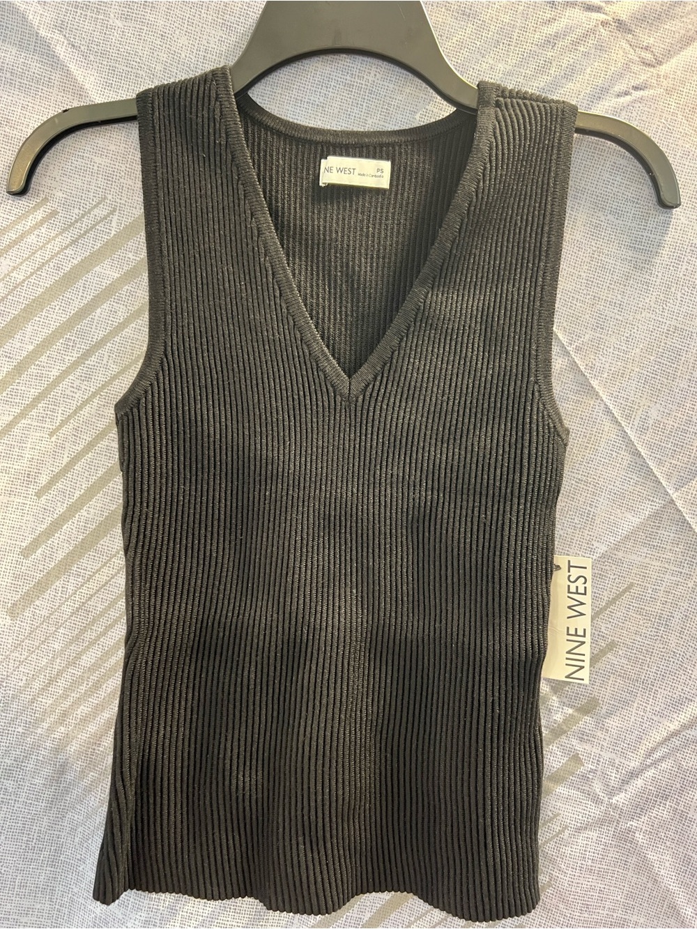 BNWT Nine West Black Ribbed V-Neck Tank